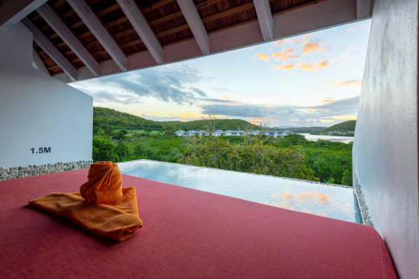 ESCAPE BAY VIEW POOL SUITE Photo 5